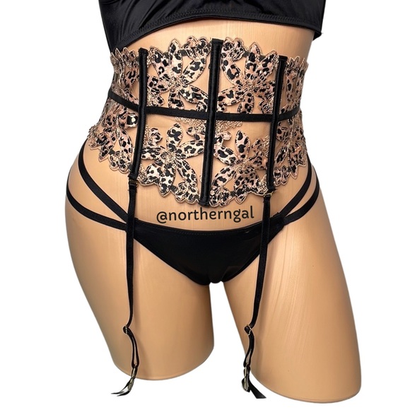 Victoria's Secret Other - Victoria’s Secret Very Sexy Floral Embroidered Waist Cincher